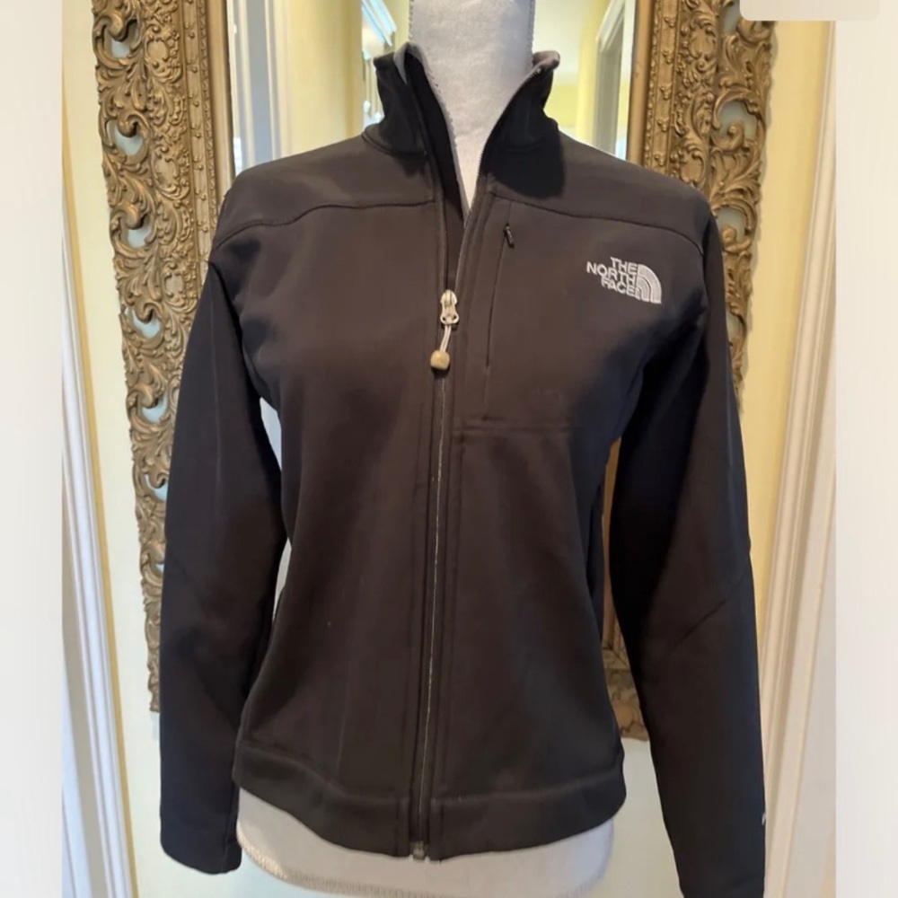 The North Face Winter Jacket Size Small - Picture 1 of 10